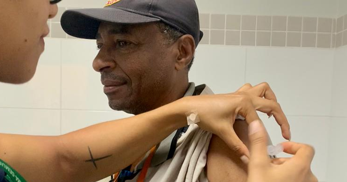 Read more about the article Saúde em Foco: Colaboradores do Hospital Padre Humberto são Imunizados